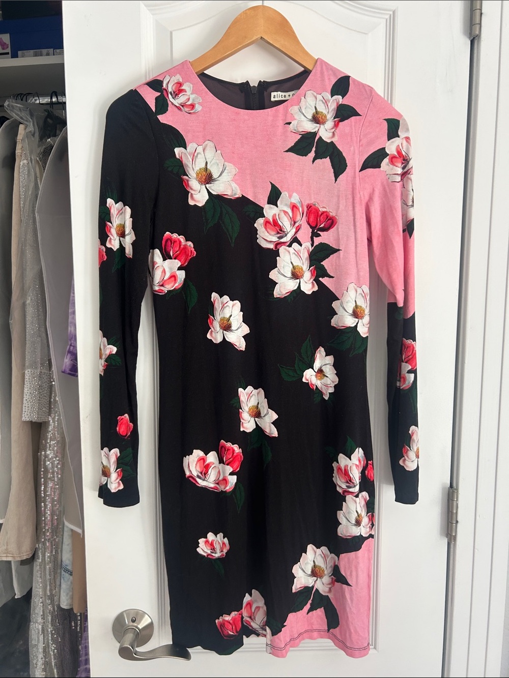 Alice and Olivia Delora “after dark” dress - Picture 5 of 14